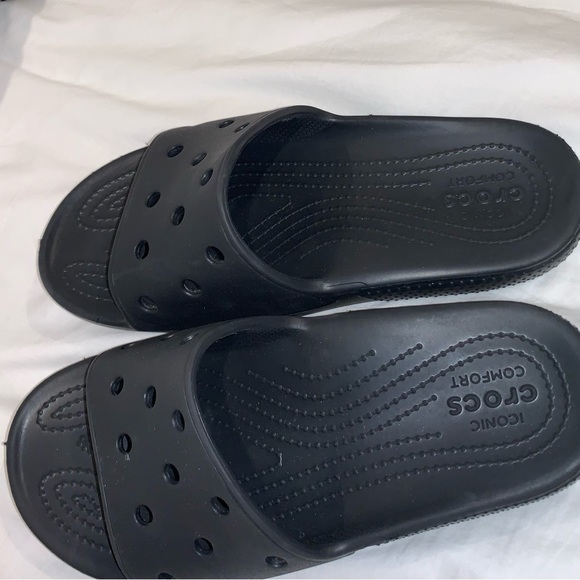Iconic Comfort CROCS black sandals women’s size 8 men’s flip flops size 6 - Picture 10 of 13